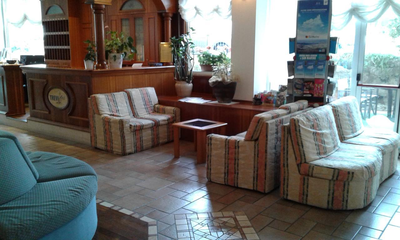 Hotel Trevi Riccione, In Centro Sul Mare Con Cucina Exterior foto